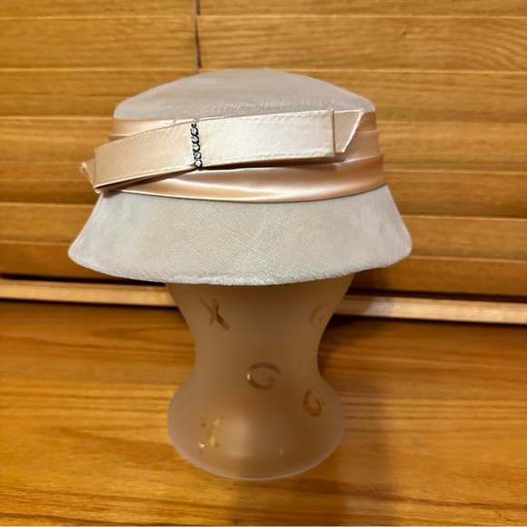 Vintage hat velour and satin; 20” circumference - Picture 8 of 8